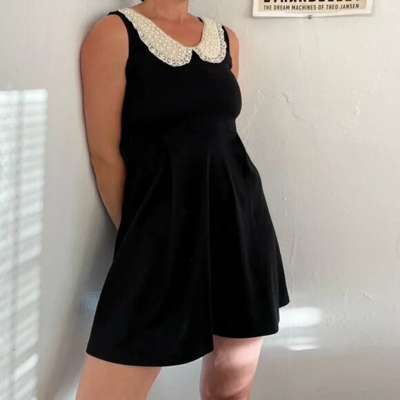 90s/Y2K Delia’s Black Mini Dress with a Lace Collar and Pearls - Picture 3 of 8